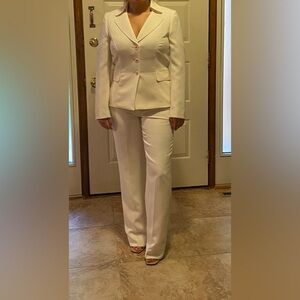 Tahari ivory pantsuit